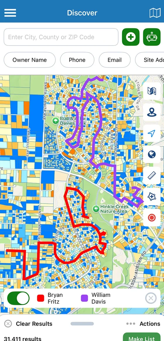 PropertyRadar app: Parcel map with two drivers' routes